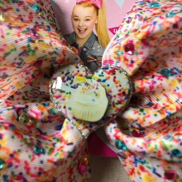 -Jojo Siwa Bow - Picture 2 of 3